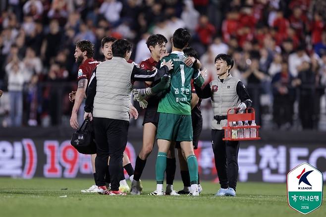슈팅 25개를 내주고도 무실점으로 막은 김형근(한국프로축구연맹 제공)