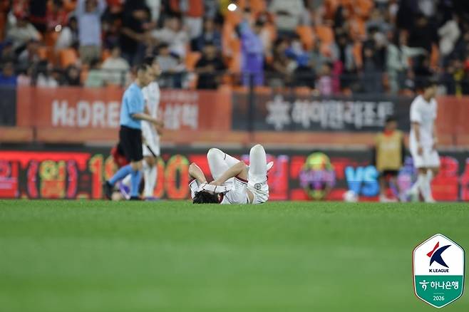 대전 선수들이 강원전 끝난 뒤 아쉬워하고 있다. 사진 | 한국프로축구연맹