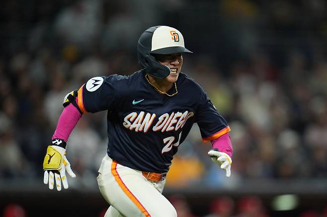 San Diego Padres' Sung-Mun Song runs on his way to grounding out during the eighth inning of a baseball game against the St. Louis Cardinals Friday, May 8, 2026, in San Diego. (AP Photo/Gregory Bull)







<저작권자(c) 연합뉴스, 무단 전재-재배포, AI 학습 및 활용 금지>