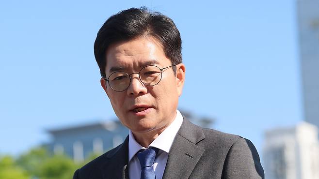 (서울=뉴스1) 오대일 기자 = 정원오 더불어민주당 서울시장 후보가 13일 서울시청 앞 광장에서 열린 "대한민국의 미래를 함께 열겠습니다" 서울-충북 상생 협약식에서 취재진의 질문에 답하고 있다.  2026.5.13/뉴스1