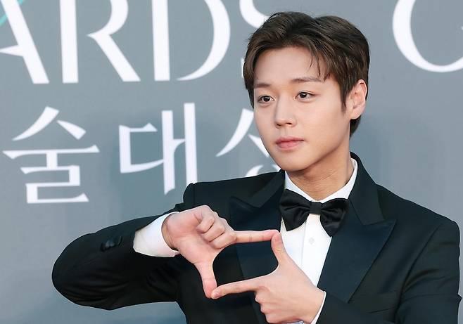 가수 겸 배우 박지훈이 영화 '왕과 사는 남자'에 이어 '취사병 전설이 되다'로 안방극장을 뜨겁게 달궜다. 뉴스1