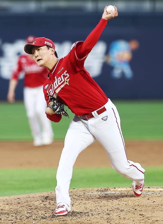12일 수원 KT전에 선발 등판한 왼손 투수 김건우. SSG 제공