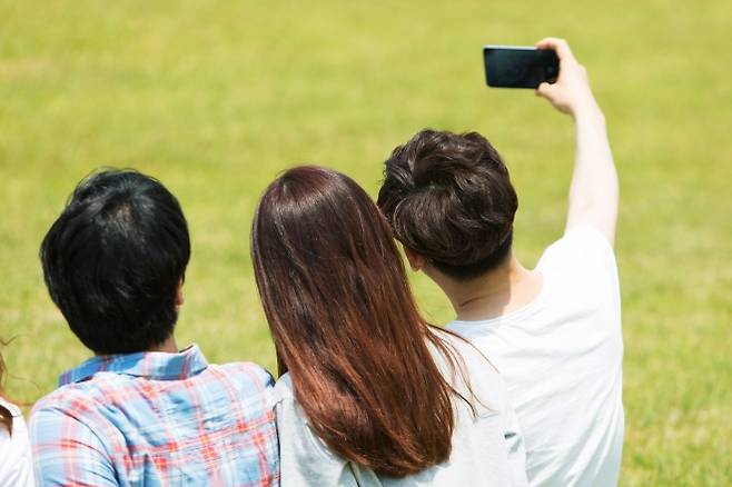 본 기사와 관련없는 사람 뒷모습 자료사진. 123RF