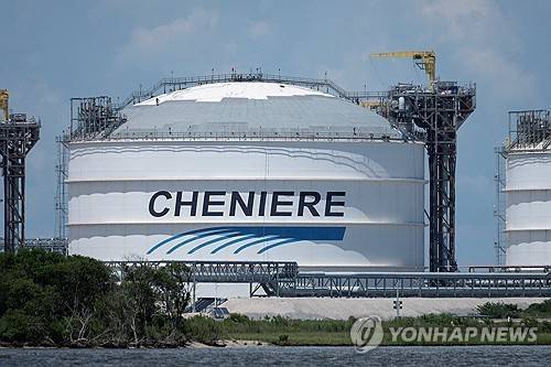 셔니어 에너지 서빈 패스 LNG 공장 (포트 아서 [미국 텍사스주] 로이터=연합뉴스 자료사진) 2025년 6월 23일 미국 텍사스주 포트아서 쪽에서 촬영된 루이지애나주 캐머런 패리시 소재 셔니어 에너지 서빈 패스 LNG 시설의 모습. (REUTERS/Joel Angel Juarez/File Photo) 2026.5.13.