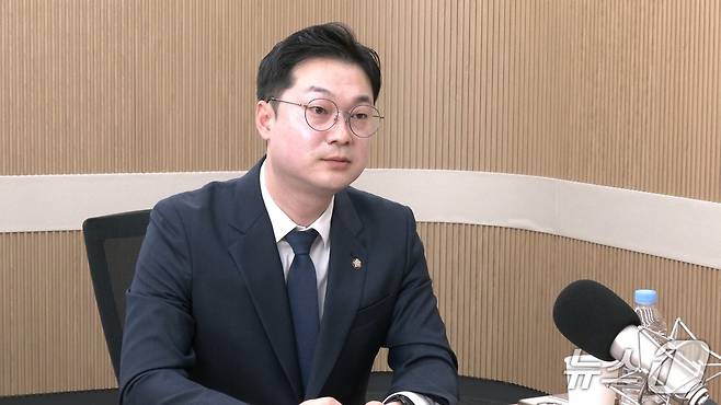 뉴스1TV '팩트앤뷰'에 출연한 김동아 더불어민주당 의원. 2026.5.14./뉴스1