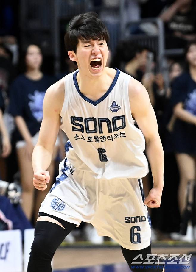 10일 부산사직체육관에서 열린 부산KCC와 고양 소노의 프로농구 챔피언결정전 4차전. 소노 이정현이 3점슛을 성공하며 환호하고 있다. 부산=허상욱 기자wook@sportschosun.com/2026.05.10/