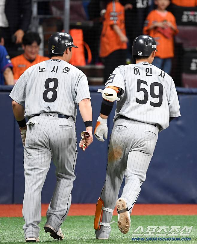 14일 서울 고척스카이돔에서 열린 키움과 한화의 경기. 9회초 1사 2루 한화 허인서가 투런포를 날린 뒤 환호하고 있다. 고척=박재만 기자 pjm@sportschosun.com/2026.05.14/