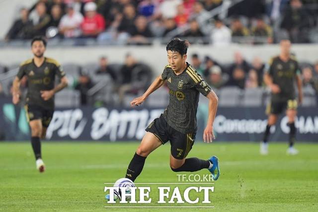 LAFC의 손흥민이 14일 세인트루이스와 2026 MLS 13라운드에서 풀타임 출전했으나 팀의 1-2 패배를 막지 못했다. /AP.뉴시스