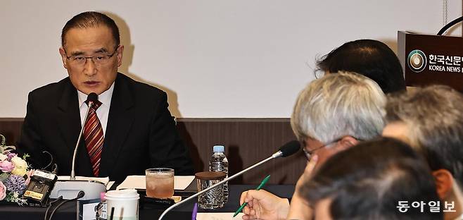 위성락 국가안보실장이 13일 오후 서울 중구 한국프레스센터에서 열린 한국신문방송편집인협회 간담회에서 발언하고 있다. 위 실장은 “올해 전시작전통제권(전작권) 회복을 위한 로드맵을 완성하는 방안을 추진 중”이라며 “한미 간 타임라인이나 조건에 대해 큰 차이가 있다고 보지 않는다”고 말했다. 양회성 기자 yohan@donga.com