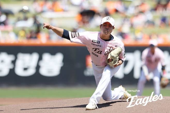 한화 이글스 박준영이 10일 대전 한화생명 볼파크에서 열린 엘지(LG) 트윈스와 경기에서 공을 던지고 있다. 한화 이글스 제공