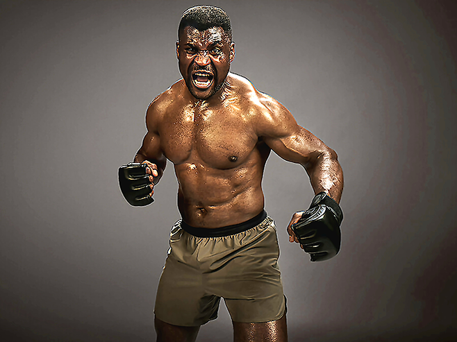 제22대 UFC 헤비급 챔피언 프랑시스 자비에 응아누가 글로벌 OTT 서비스 ‘넷플릭스’ 첫 종합격투기 생방송대회 MVP MMA 1에서 5분×5라운드 경기를 뛴다. MVP MMA 1은 5월17일 오전 10시부터 생중계된다. 사진=Tudum/Most Valuable Promotions