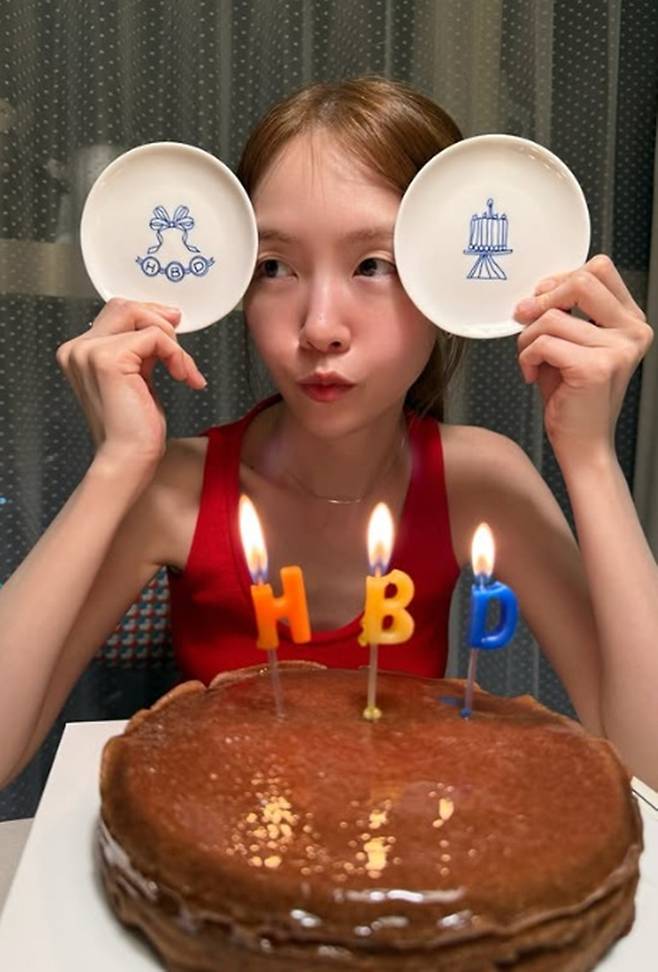 Singer and actor The Way People shared glimpses of his happy daily life with On Joo-wan on social media to celebrate his birthday. He expressed his gratitude to fans by revealing photos of himself smiling brightly in front of a cake and a meticulously prepared birthday meal.On the 14th, The Way People posted a photo taken with a cake to commemorate his birthday. In the photo, he is seen enjoying his birthday with a bright expression, and the accompanying picture of a hearty birthday meal, including seaweed soup and spicy chicken stir-fry, also drew attention.The Way People and On Joo-wan tied the knot last November. The two had a connection from working together in past dramas and musicals, and their surprise announcement of marriage garnered significant interest.Recently, On Joo-wan also made headlines by discussing his married life with The Way People on a broadcast. Meanwhile, The Way People is preparing to appear in his upcoming new drama, Taewonjang.