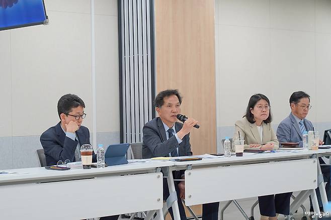▲ 박종필 노사발전재단 사무총장은 13일 오후 서울 서대문구 노사발전재단 회의실에서 취임 1주년 기자간담회를 열었다.