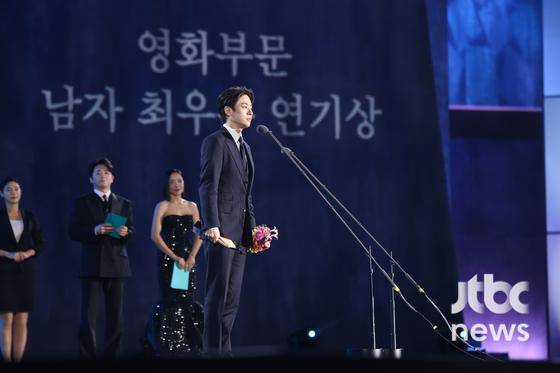 배우 박정민이 '제62회 백상예술대상'에서 영화부문 남자 최우수 연기상을 수상한 후 소감을 말하고 있다. 방송·영화·연극과 뮤지컬을 아우르는 국내 유일무이 종합 예술 시상식 '제62회 백상예술대상 with 구찌'는 8일 오후 7시 50분 서울 강남구 코엑스 D홀에서 개최됐다. 특별취재반 / 2026. 05. 08/