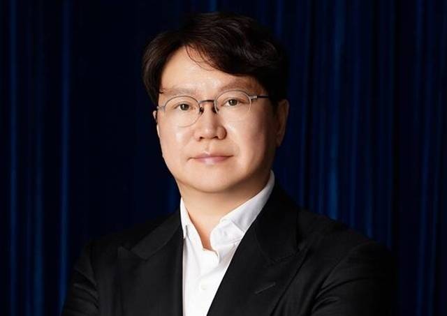 곽동신 한미반도체 회장이 15일 "글로벌 AI 반도체의 지속적인 수요 증가에 힘입어 향후 실적이 대폭 증가할 것"이라고 전망했다. /한미반도체