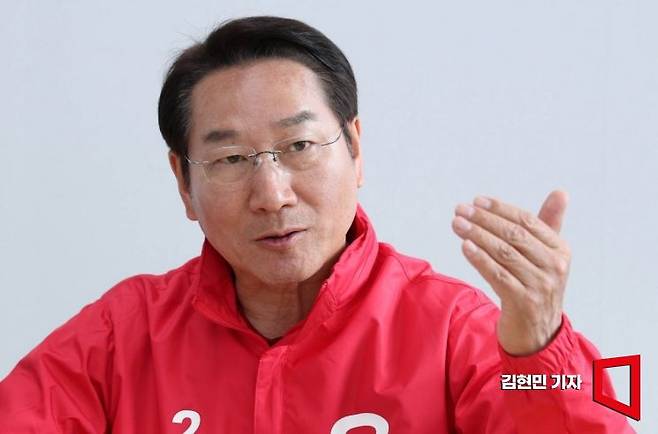 유정복 국민의힘 인천시장 후보가 인천 미추홀구 선거사무소에서 아시아경제와 인터뷰하고 있다. 2026.5.11 김현민 기자