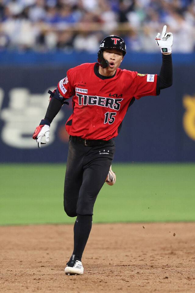 박재현이 5월 15일 KIA 타이거즈전 결승 홈런을 친 뒤 세리머니를 하고 있다./KIA 타이거즈 제공