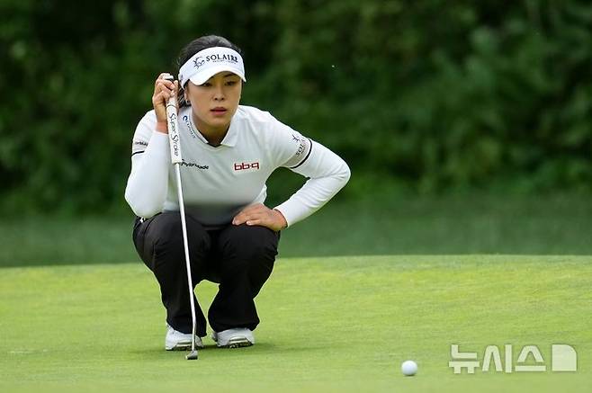 [신시내티=AP/뉴시스] 미국여자프로골프(LPGA) 투어 크로거 퀸 시티 챔피언십 첫날 공동 1위에 오른 윤이나. 2026.05.14.