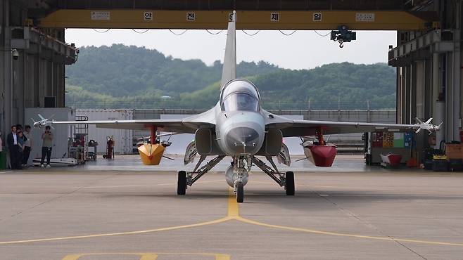 FA-50 경공격기에 천룡 장거리 공대지미사일이 탑재되어 있다. 세계일보 자료사진