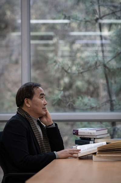 문학평론가 우찬제(사진)의 새 비평집 ‘숭고의 주름’은 남아메리카 페루에 있는 나스카 지상화에서 비평의 실마리를 끌어올린다. 그는 지상화를 ‘주름’으로 명명하며 “새로운 사건을 생성하는 감응의 동력”이라고 한다. 서울신문 DB