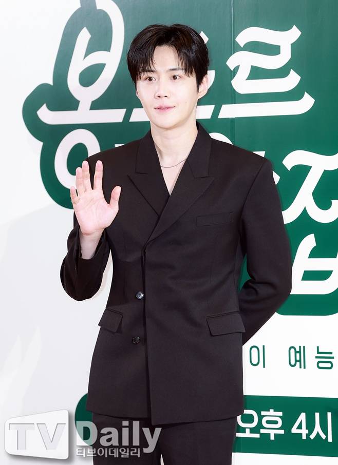 배우 김선호