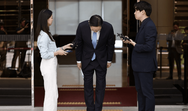 고개숙인 이재용. [출처=연합]