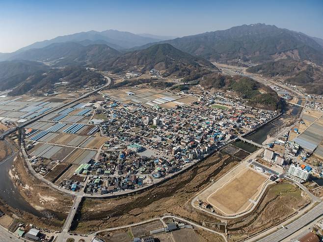 함양군 안의. 안의중학교에 입학할 때, 나에게는 꽤 큰 도시였다.&nbsp;