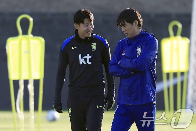 대한민국 축구 국가대표팀 홍명보 감독과 손흥민. ⓒ 뉴스1 박정호 기자