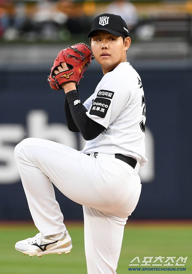 29일 수원KT위즈파크에서 열린 KT와 LG의 경기. KT 소형준이 역투하고 있다. 수원=박재만 기자 pjm@sportschosun.com/2026.04.29/