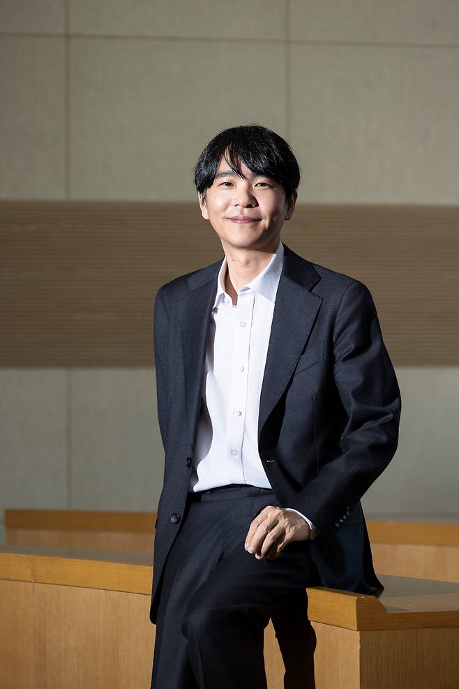 이세돌 UNIST 특임교수는 바둑을 ‘추상 전략 게임’이라고 정의한다. 왕을 잡는다는 목적이 뚜렷한 체스와 달리, 바둑은 특정 기물을 잡는다고 끝나는 게임이 아니라는 것이다. /양수열 영상미디어 기자