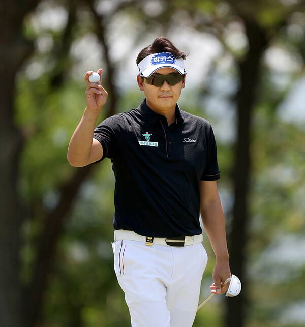 2026년 한국프로골프(KPGA) 투어 KPGA 경북오픈 우승 경쟁에 뛰어든 박상현 프로가 3라운드에서 경기하는 모습이다. 사진제공=KPGA (사진을 무단으로 사용하지 마십시오.)