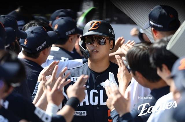 한화 강백호는 16일 친정팀 KT에 제대로 배수를 꽂았다. 사진=한화 제공