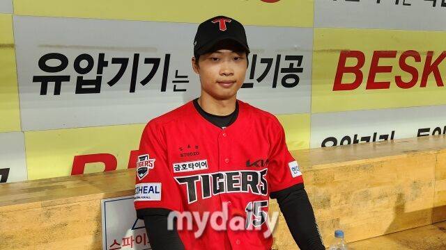 박재현이 5월 15일 대구 삼성 라이온즈전 승리 후 취재진과 인터뷰를 하고 있다./대구=김경현 기자