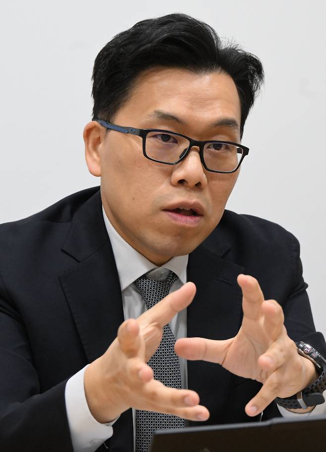 최상욱 삼정KPMG 재무자문부문 전무가 17일 강남 역삼 파이낸스센터에서 서울경제신문과 만나 인터뷰를 하고 있다. 성형주 기자