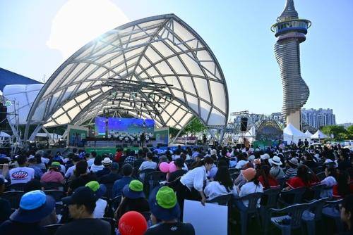 ‘2026 설악무산문화축전’이 지난 15일부터 17일까지 속초시 청초호 엑스포 잔디광장 일원에서 성황리에 열렸다. 춘천시 제공