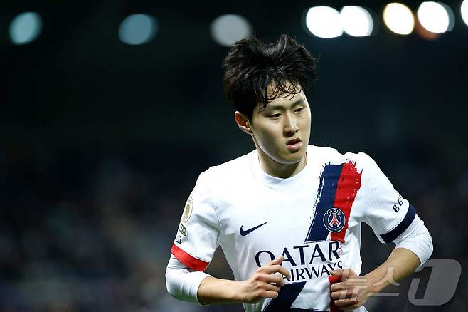 PSG 이강인이 18일(한국시간) 열린 2025-26 프랑스 리그1 최종 34라운드 파리FC전에서 교체 출전했다. ⓒ AFP=뉴스1