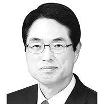 김형준 서울대 명예교수·차세대지능형반도체사업단 단장