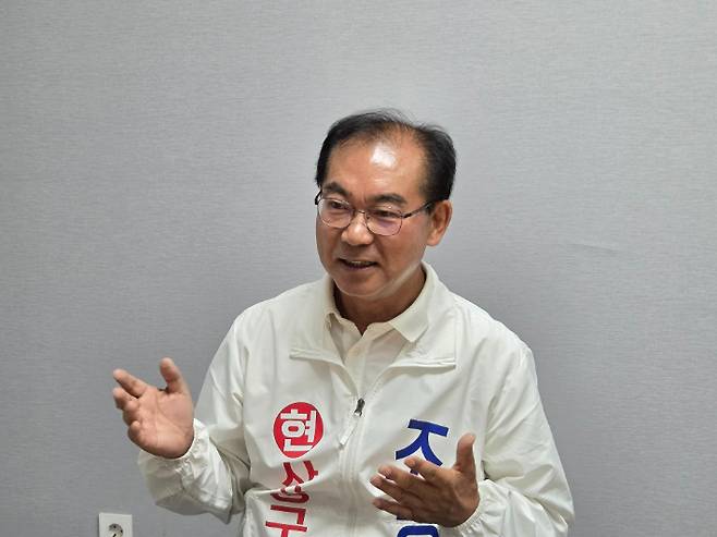 조병길 무소속 사상구청장 후보가 15일 오전 사상구 선거사무소에서 부산CBS 취재진과 인터뷰를 진행하고 있다. 조 후보 캠프 제공