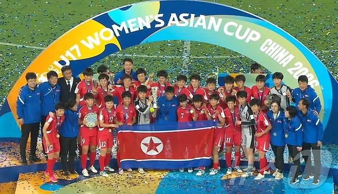 (평양 노동신문=뉴스1) = 북한 노동당 기관지 노동신문은 18일 "2026년 아시아축구연맹 17살 미만 여자아시아컵경기대회 우리 나라 팀과 일본팀과의 결승경기가 17일에 진행되였다＂며 ＂우리 선수들은 일본팀을 5:1로 이기고 영예의 우승을 쟁취하였다＂고 보도했다. [국내에서만 사용가능. 재배포 금지. DB 금지. For Use Only in the Republic of Korea. Redistribution Prohibited] rodongphoto@news1.kr