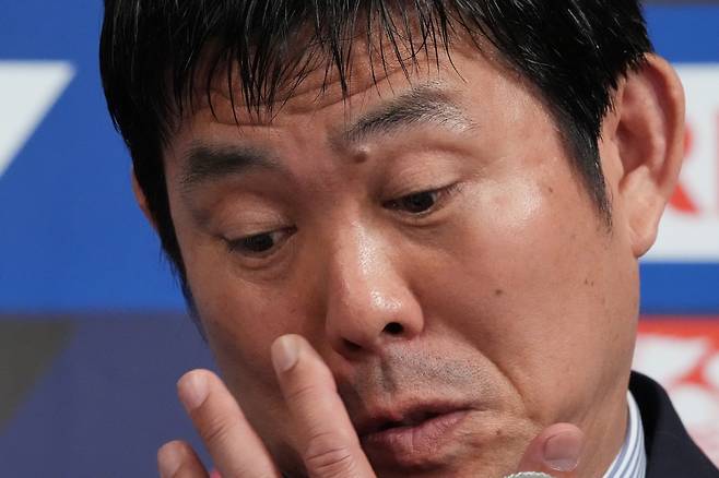 Hajime Moriyasu, head coach of Japan's national soccer team, gestures during a news conference announcing Japan's squad for the 2026 FIFA World Cup Friday, May 15, 2026, in Tokyo. (AP Photo/Eugene Hoshiko)
<저작권자(c) 연합뉴스, 무단 전재-재배포, AI 학습 및 활용 금지>