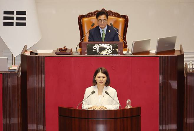 비례대표 의원직을 승계한 손솔 진보당 의원이 지난해 6월 27일 국회 본회의에서 발언하고 있다. [연합]