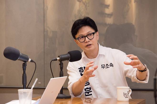 한동훈 부산 북갑 무소속 후보가 13일 오후 부산 북구의 한 카페에서 시사저널과 인터뷰를 하고 있다. ⓒ시사저널 이종현