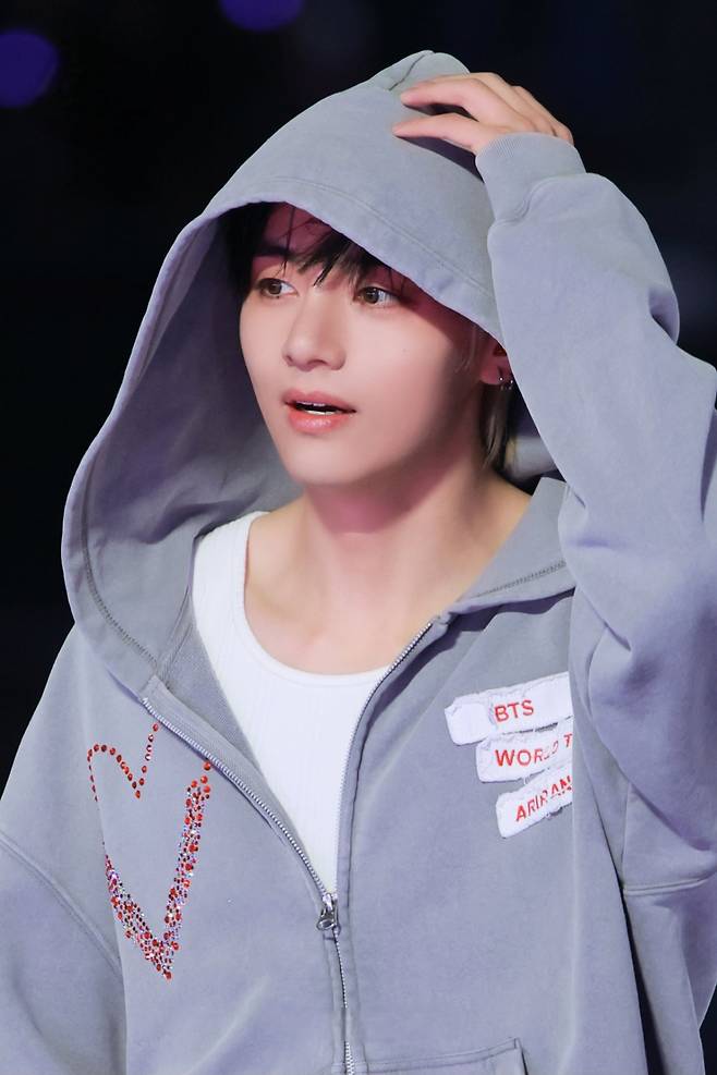 방탄소년단 뷔 '크리스마스트리' 스포티파이 5억 스트리밍 돌파..세계적 OST 명곡 등극
