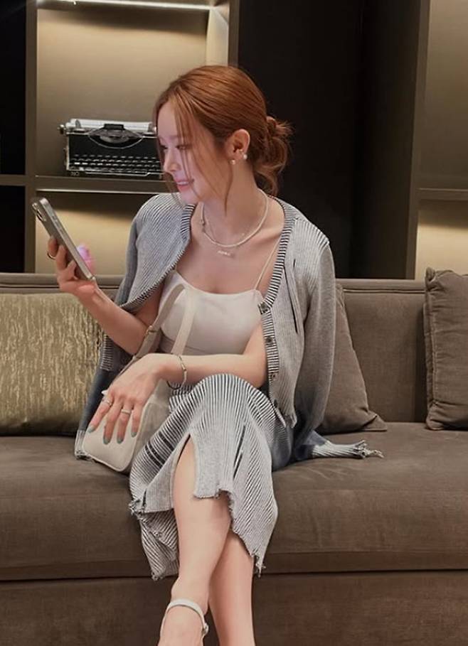 사진 =  초아 SNS