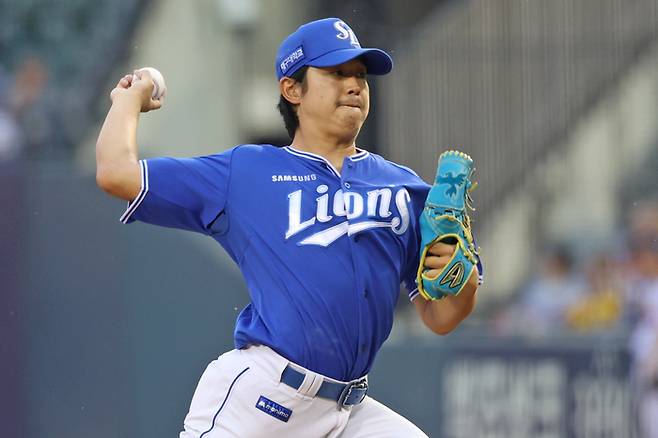 삼성 양창섭이 14일 서울 잠실구장에서 열린 2026 KBO리그 정규시즌 LG전에 선발 등판해 역투하고 있다. 사진 | 삼성 라이온즈