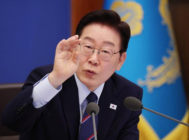 이재명 대통령이 12일 청와대에서 열린 제21회 국무회의에서 발언하고 있다. 왕태석 선임기자
