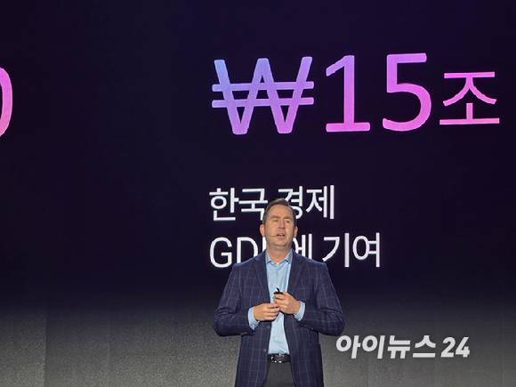 존 펠튼 아마존웹서비스(AWS) 최고재무책임자(CFO)는 20일 서울 코엑스에서 열린 'AWS 서밋 서울 2026'에서 키노트를 하고 있다. [사진=윤소진 기자]