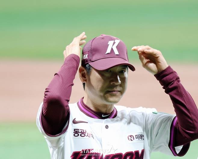 키움 설종진 감독이 4일 여척스카이돔에서 열린 2026KBO리그 키움히어로즈와 LG트윈스 경기를 앞두고 고척개막식에 참석하고 있다.  2026.04.03. /사진=강영조 cameratalks@