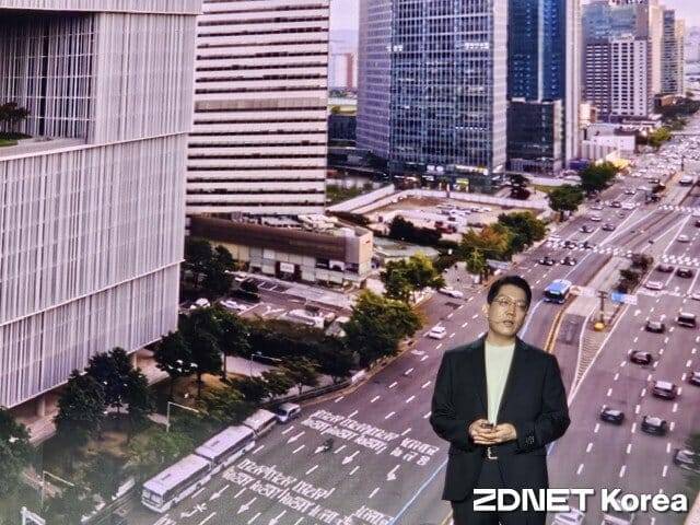 안종훈 아모레퍼시픽 전무가 21일 서울 강남구 코엑스에서 개최한 'AWS 서밋 서울 2026' 기조연설에서 발표하고 있다. (사진=지디넷코리아)
