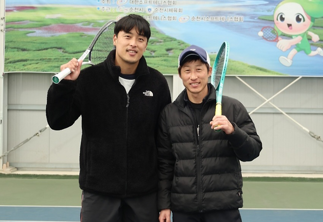 2026 아이치·나고야 아시안게임 국가대표로 발탁된 동구청 소프트테니스팀 김현수(왼쪽)와 음성군청 박환. 동구 제공